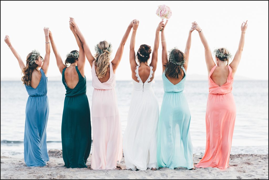 Mariage au Rayol photo des demoiselles d'honneur sur la plage