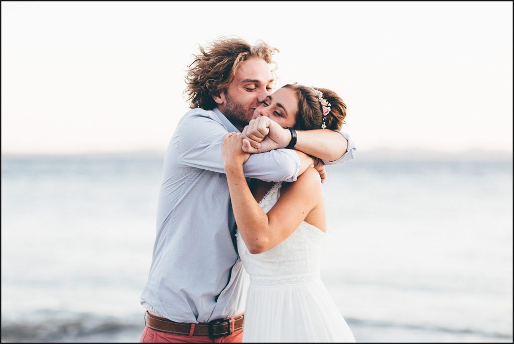 Mariage au Rayol Canadel frere de la mariée calin