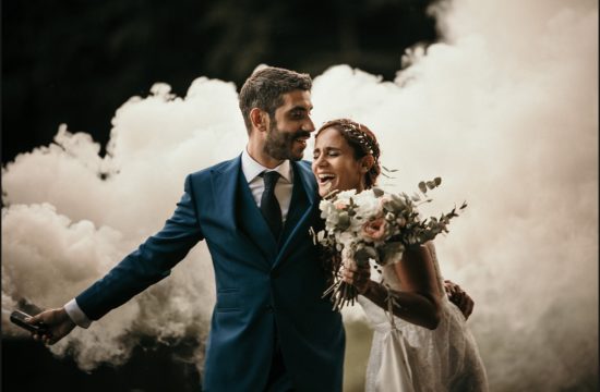Photographe-Paris-Mariage photo de couple avec fumigènes oise