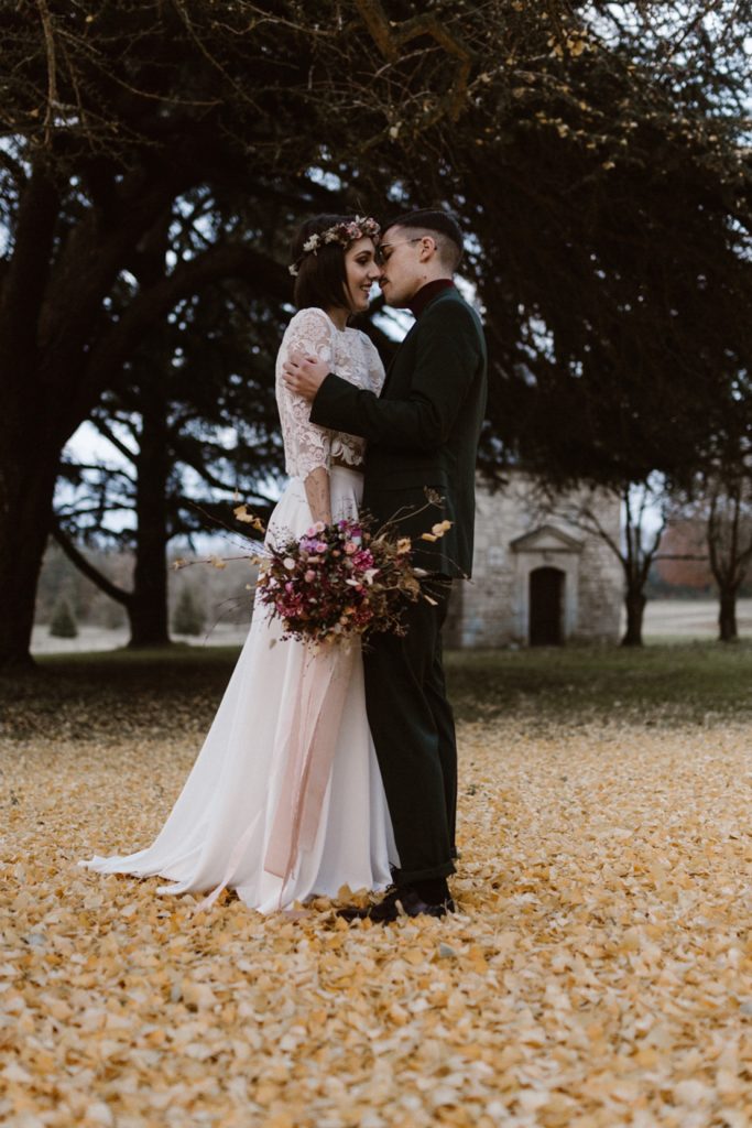 Mariage Moody photo de mariage en hiver tapis de feuilles jaune