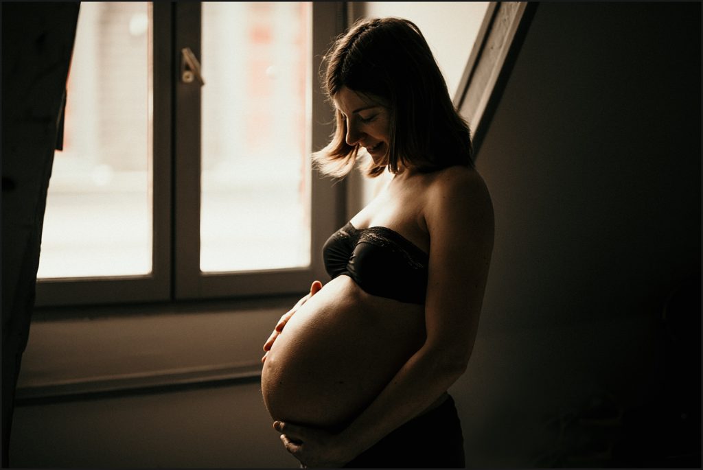 Séance photo de grossesse Lille photo femme enceinte 