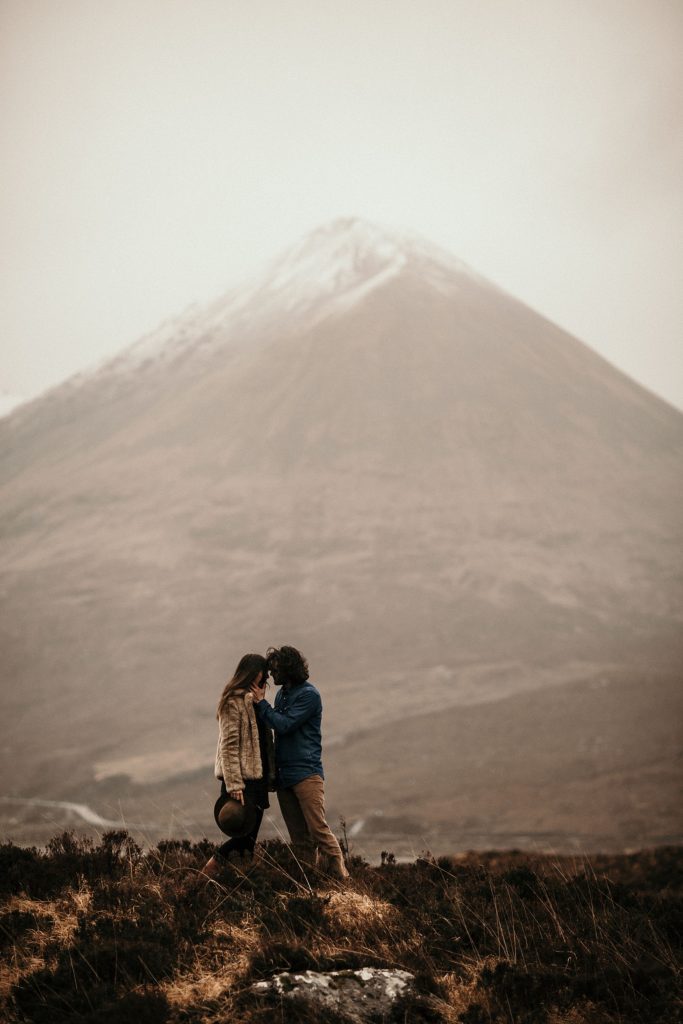 Wedding photographer Scotland lovers and moutain